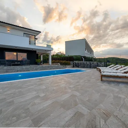 Volare Villa *